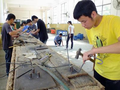 勞務(wù)派遣將黑手伸向?qū)W生工,職校中介聯(lián)合,用工市場缺乏信任